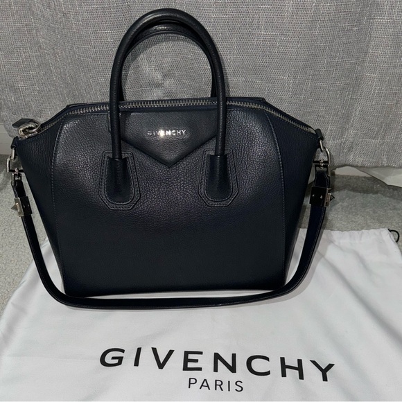 Givenchy Medium Antigona bag in Navy - Picture 1 of 10
